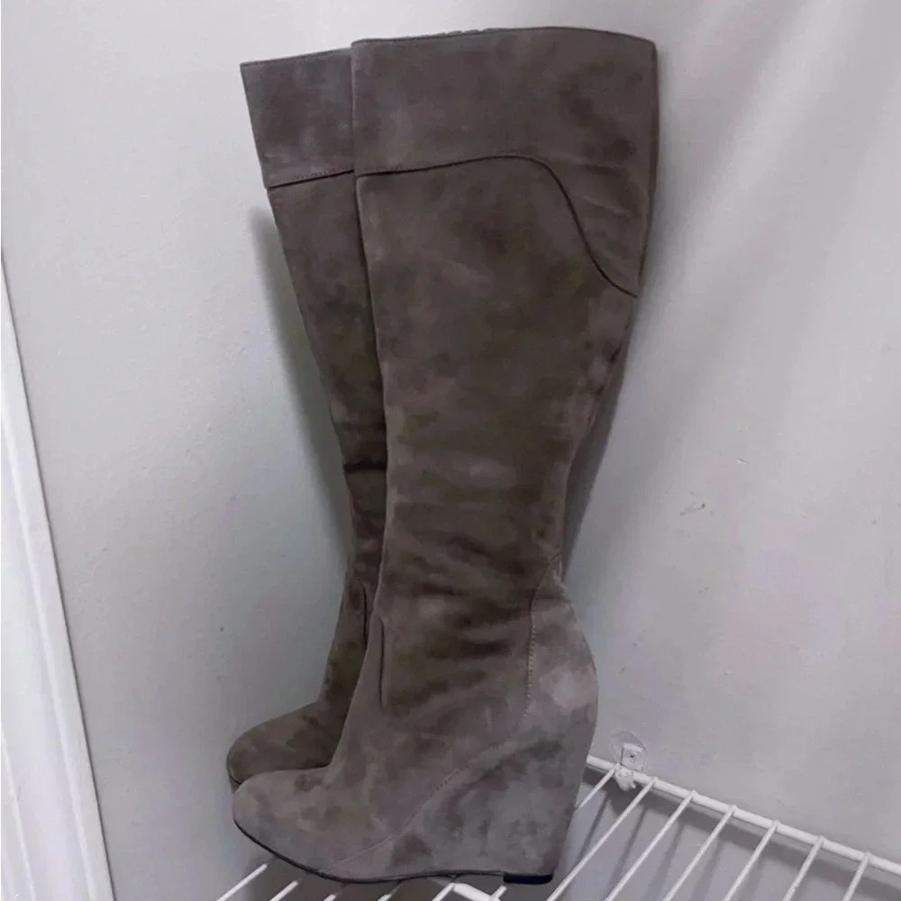 Via Spiga Gray Suede Boots Size 6 Almond Toe Wedge